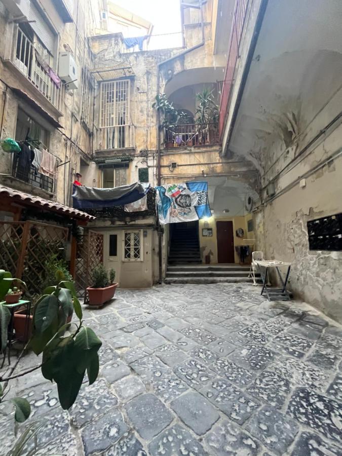 Maison Cresh Наполи Екстериор снимка